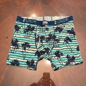 2undr boxers